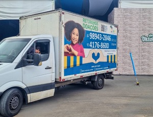 SÃO PAULO OKTOBERFEST ENTREGA ALIMENTOS ARRECADADOS COM INGRESSO SOLIDÁRIO AO INSTITUIÇÃO ASSISTENCIAL MEMEI