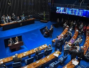 Anistia enfraquece no Senado e Centrão pode perder chantagem na isenção do IR
