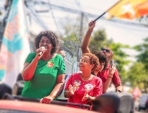 Com apoio presidencial, Benedita coloca pré-candidatura ao Senado nas ruas do Rio