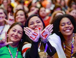 Presidente Lula sanciona leis que ampliam licença e salário maternidade