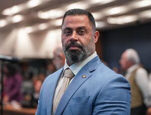 'Estamos nesta Casa para dar continuidade ao trabalho da família Martins', declara deputado em sua estreia na Alerj