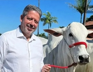 Lira junta elite da pecuária do Nordeste em leilão de gado e fatura R$ 4 mi