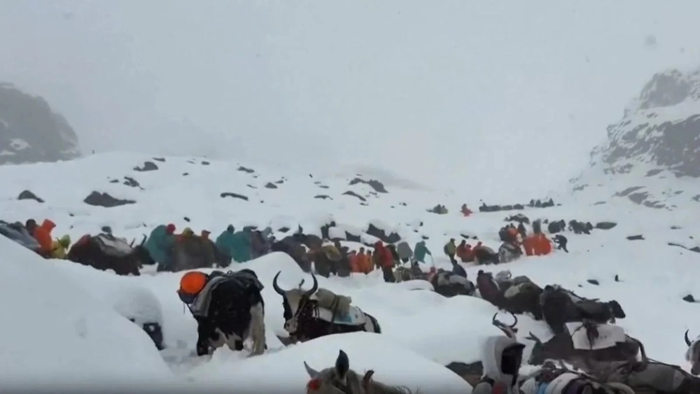 Mais de 200 pessoas estão presas no Monte Everest a 5 mil metros de altitude