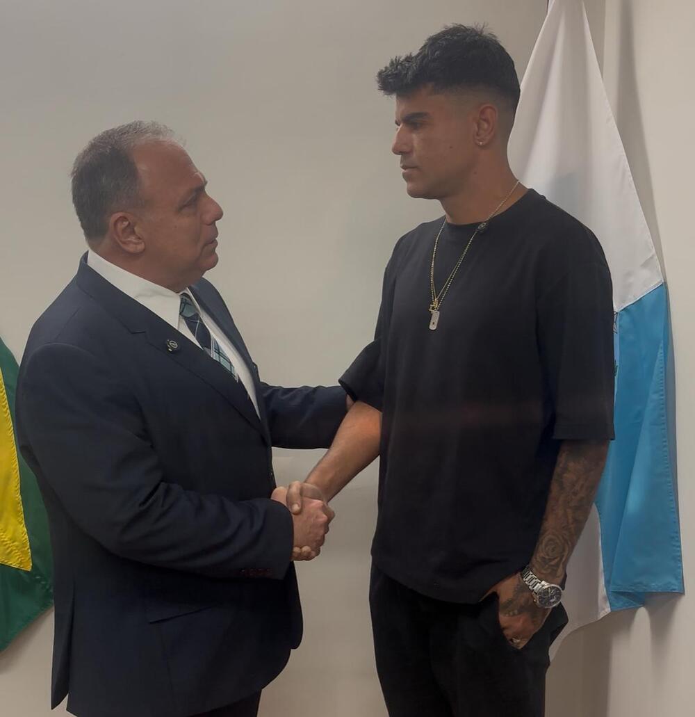 General Pazuello recebe sobrevivente brasileiro de ataque do Hamas para live nesta terça-feira