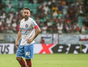 Everton Ribeiro passa por cirurgia de tireoide devido a um câncer