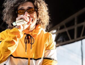 Cresp0 lança “Apenas um Mano Latino-Americano” e transforma vivência periférica em poesia sonora