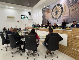 Câmara de Araruama segue parecer do TCE e reprova contas da ex-prefeita Lívia de Chiquinho