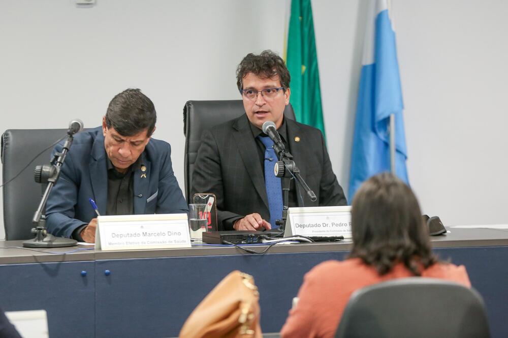 Deputado Dr. Pedro Ricardo preside reunião da Comissão de Saúde da Alerj sobre denúncias contra a Unimed-Ferj