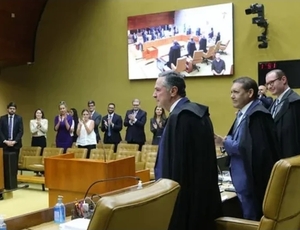 Ministro do governo, membro do TCU e senador são cotados para sucessão de Barroso