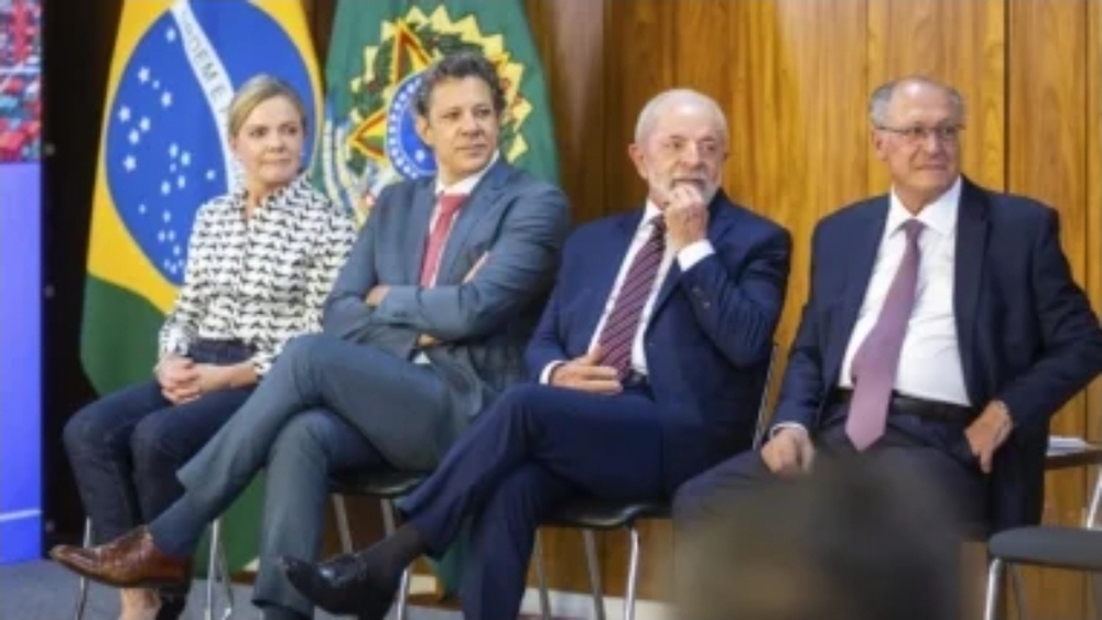 Ministra Gleisi acusa Congresso de 'sabotagem' contra taxação de super ricos
