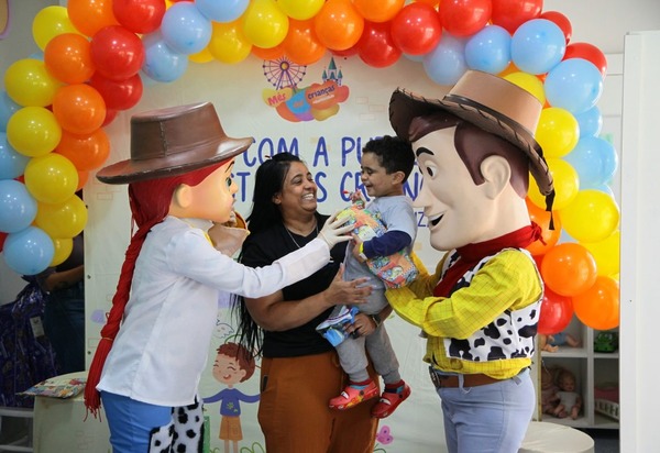 Hospital Geral de Nova Iguaçu celebra Dia das Crianças com pacientes da pediatria