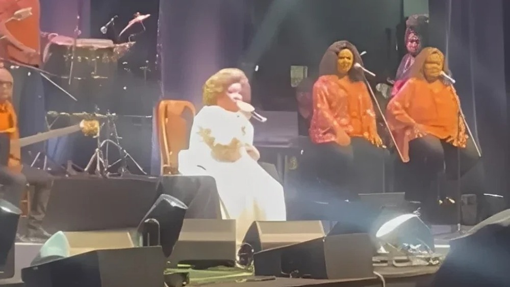 Moraes vai a show de Alcione, é aplaudido pela platéia e ouve coro de ‘sem anistia’