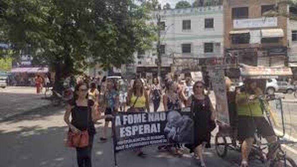 Aposentados de Rio Bonito seguem sem receber pagamento em meio a festival com artistas nacionais