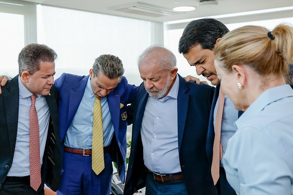 Michelle reage a encontro de Lula com Samuel Ferreira