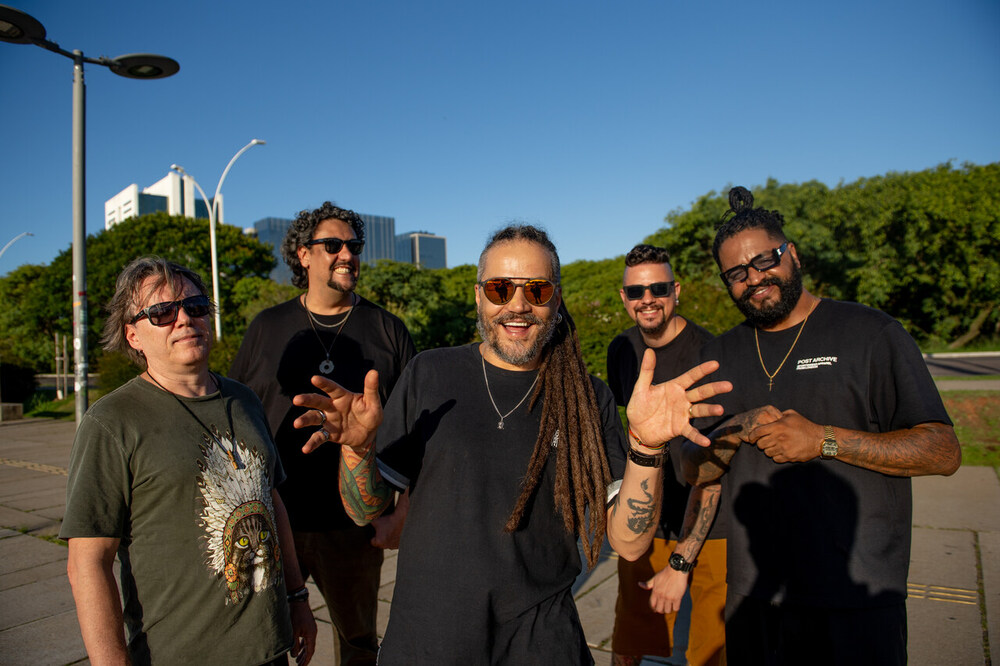 Dono de hits como “Anjo do Céu” e “Asas”, Maskavo leva seu reggae brasileiro para a Europa pela primeira vez