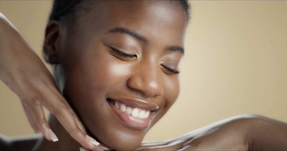 Tendência 'No Filter Look' valoriza beleza natural em 2025