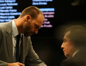 Moraes manda DPU assumir a defesa de Eduardo Bolsonaro no STF