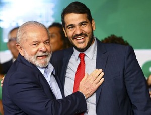 Jorge Messias: Quem é o provável indicado de Lula para substituir Barroso no STF