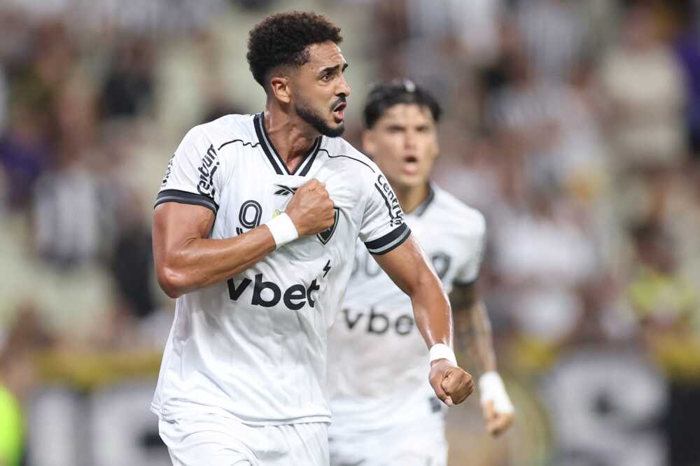 Botafogo vence o Ceará com gols de Christian Ramos e Jeffinho