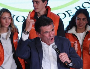 Rodrigo Paz é eleito presidente da Bolívia em meio a crise econômica