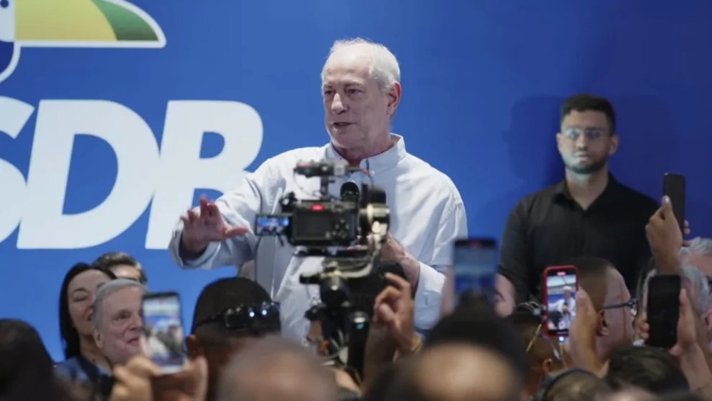 De volta ao passado: outra vez tucano, Ciro Gomes prepara candidatura a governador