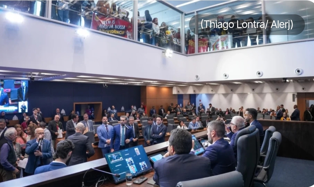 Deputados autorizam governo do RJ a usar aposentadoria de servidores para pagar dívida