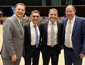 Deputado e líder do PL na câmara, Sóstenes Cavalcante, e Vice-presidente da Câmara dos Deputados Autineu Cortês recebem os doutores Thiago Barroso e Ogando Luiz em Brasília