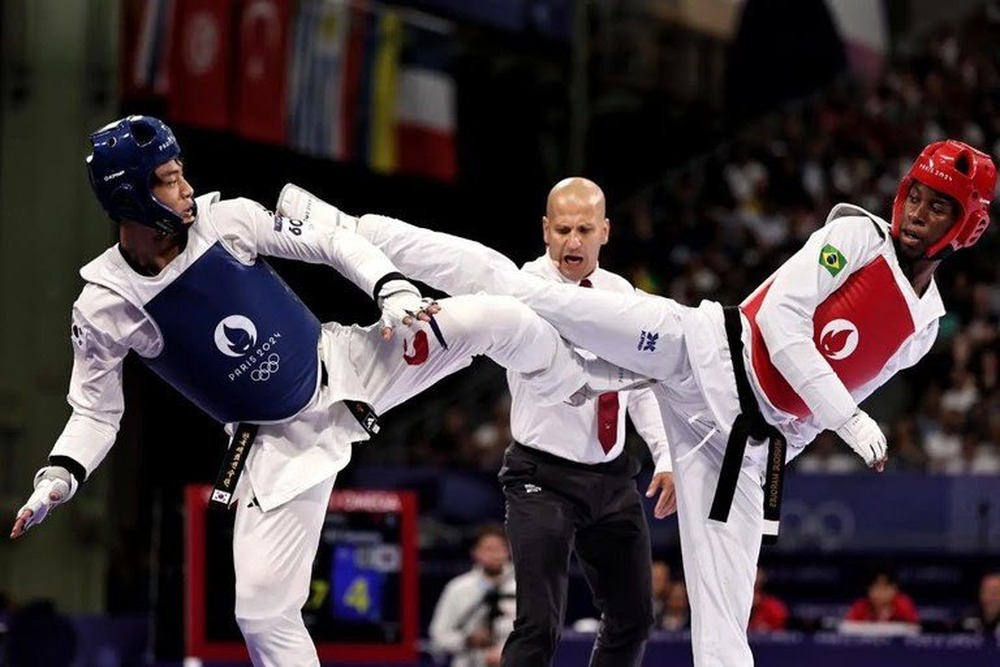 Henrique Marques, beneficiário do programa Bolsa Atleta, é campeão mundial de taekwondo na China