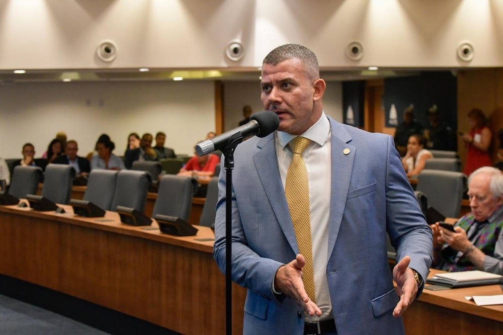 Deputado Alan Lopes chama prefeito do Rio de vagabundo