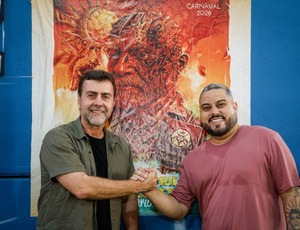 Marcelo Freixo visita Acadêmicos de Niterói e elogia enredo sobre Lul