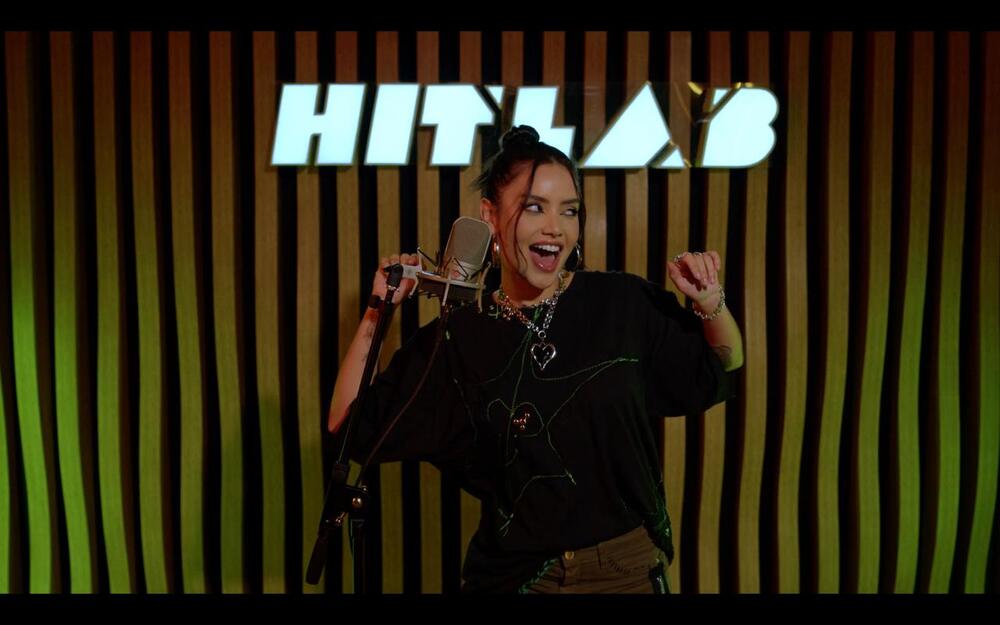 Júlia Rezende te deixa “Sem Ar” em nova Hit Sessions, projeto intimista da HitLab