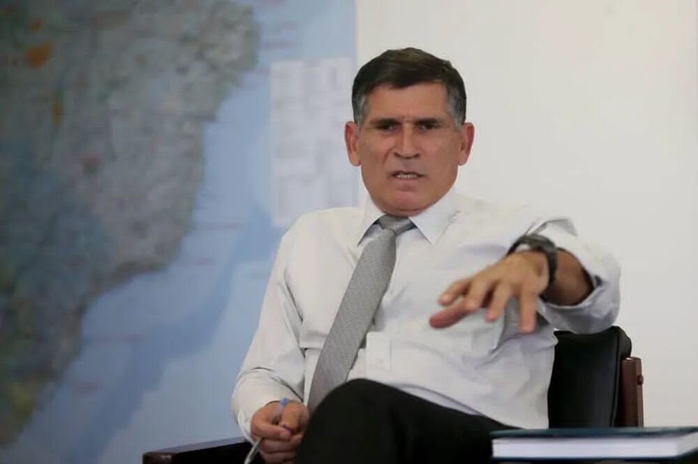 A Irresponsabilidade Histórica e o Heroísmo Policial - Por General Santos Cruz