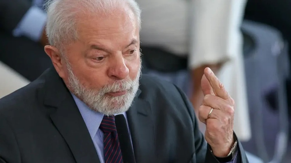 Lula convoca reunião emergencial após operação mais letal da história do Rio