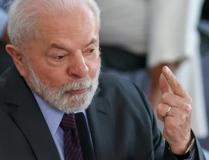 Lula convoca reunião emergencial após operação mais letal da história do Rio