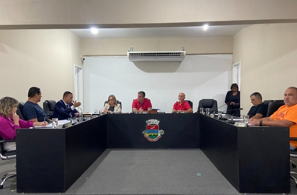 Câmara Municipal de Seropédica recebe o procurador geral do município para esclarecer dúvidas sobre a construção Hospital Municipal na cidade 