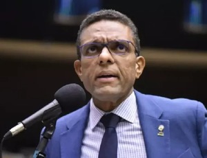 Deputado evangélico Otoni de Paula lamenta mortes de fiéis da sua igreja na chacina do Rio