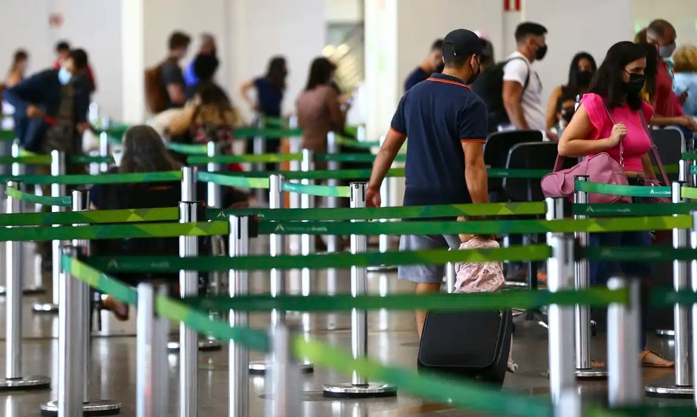 Saiba por que é um risco fazer piadas sobre bombas em aeroportos