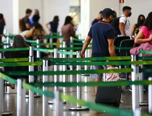 Saiba por que é um risco fazer piadas sobre bombas em aeroportos