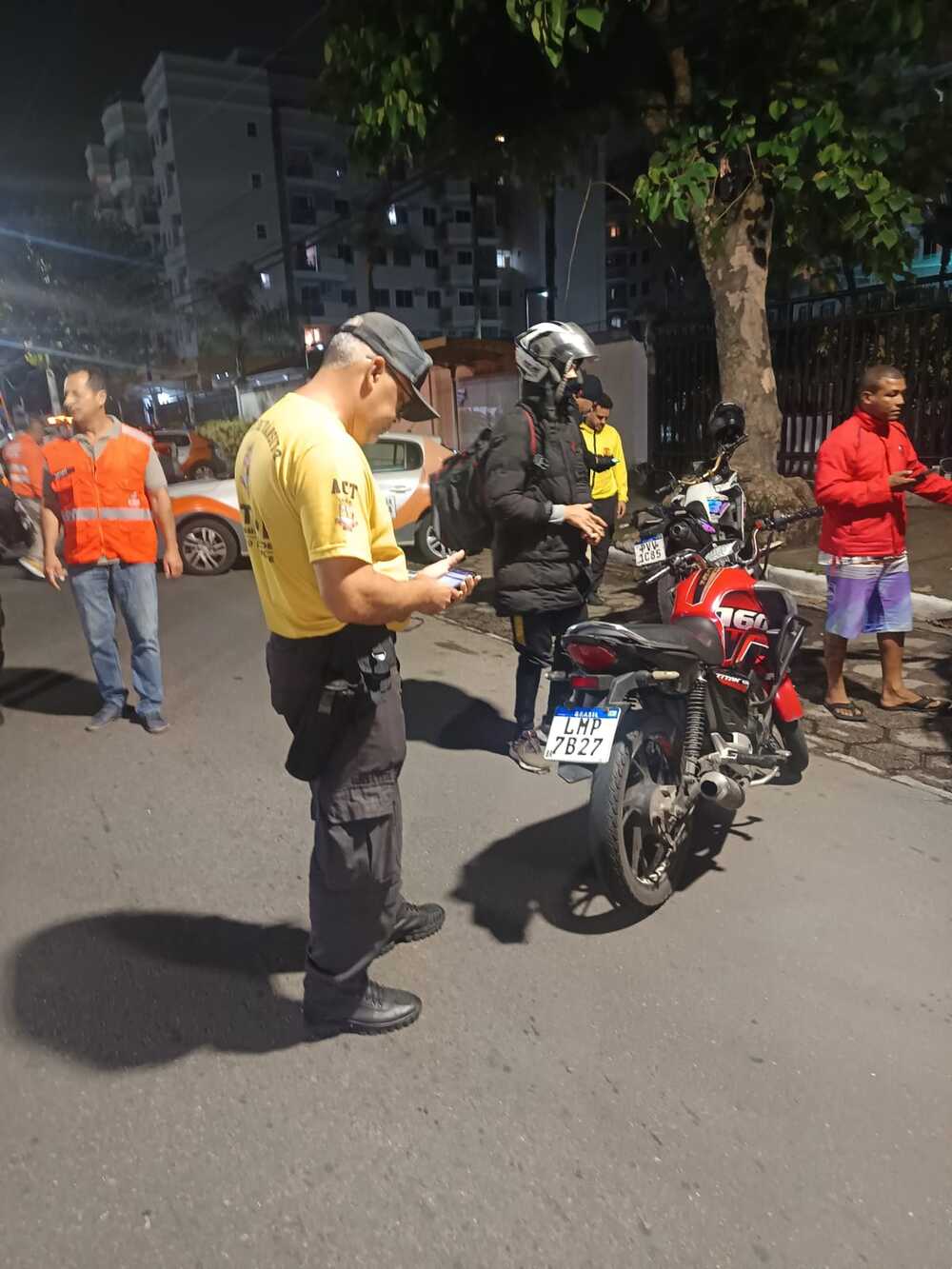 Niterói realiza ação com abordagem de mais de 150 motos em Pendotiba