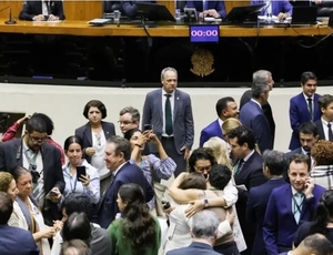 Câmara aprova aumento gradual da licença-paternidade para até 20 dias