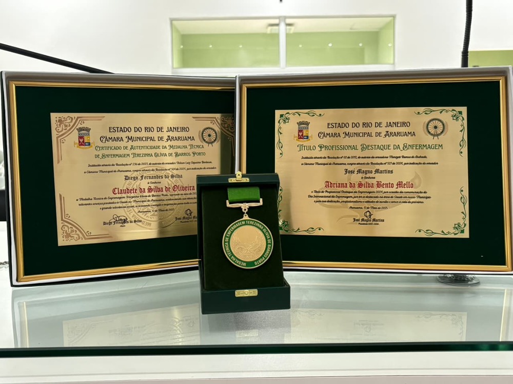 Câmara de Araruama realiza solenidade de entrega da Medalha Terezinha Olívia de Barros Porto e dos Títulos Profissional Destaque da Enfermagem