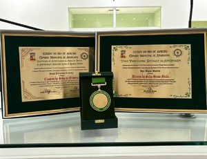 Câmara de Araruama realiza solenidade de entrega da Medalha Terezinha Olívia de Barros Porto e dos Títulos Profissional Destaque da Enfermagem