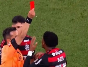  Plata cometeu mais um lance infantil e foi expulso prejudicando o Flamengo de virar líder e São Paulo empate após expulsão