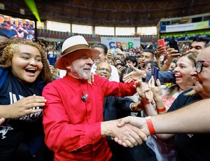 Lula não para de trabalhar pelo Brasil 1 minuto, mas encontra tempo para comemorar a isenção do IR até R$ 5 mil e fala em justiça social