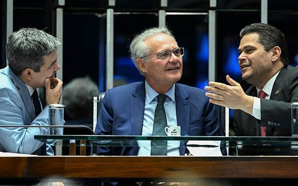 Senador alagoano supera rivalidade política com Arthur Lira e capitaliza vitória da proposta que promete justiça tributária no país 