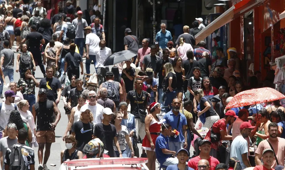 Confira nomes e sobrenomes mais comuns no país, segundo o IBGE