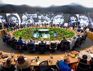 'É hora de transformar ambição em ação', diz Lula em mesa redonda na Cúpula de Líderes da COP 30