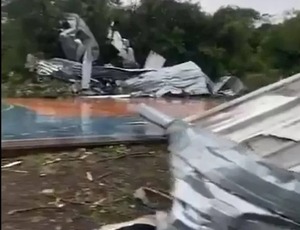 Tornado causa destruição e deixa ao menos cinco mortos no interior do Paraná