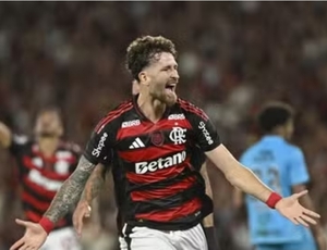Flamengo sofre gols no fim e leva susto do Santos, mas vence no Maracanã