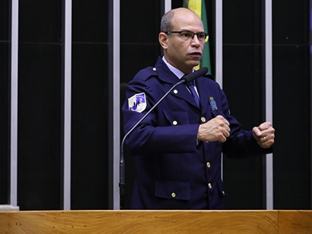 Jones Moura articula PEC 18 que pode revolucionar papel das guardas municipais no Brasil